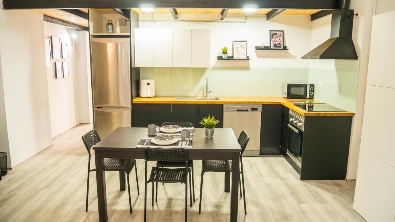 Amplio Apartamento Con Bicicletas Appartamento Valenza Esterno foto