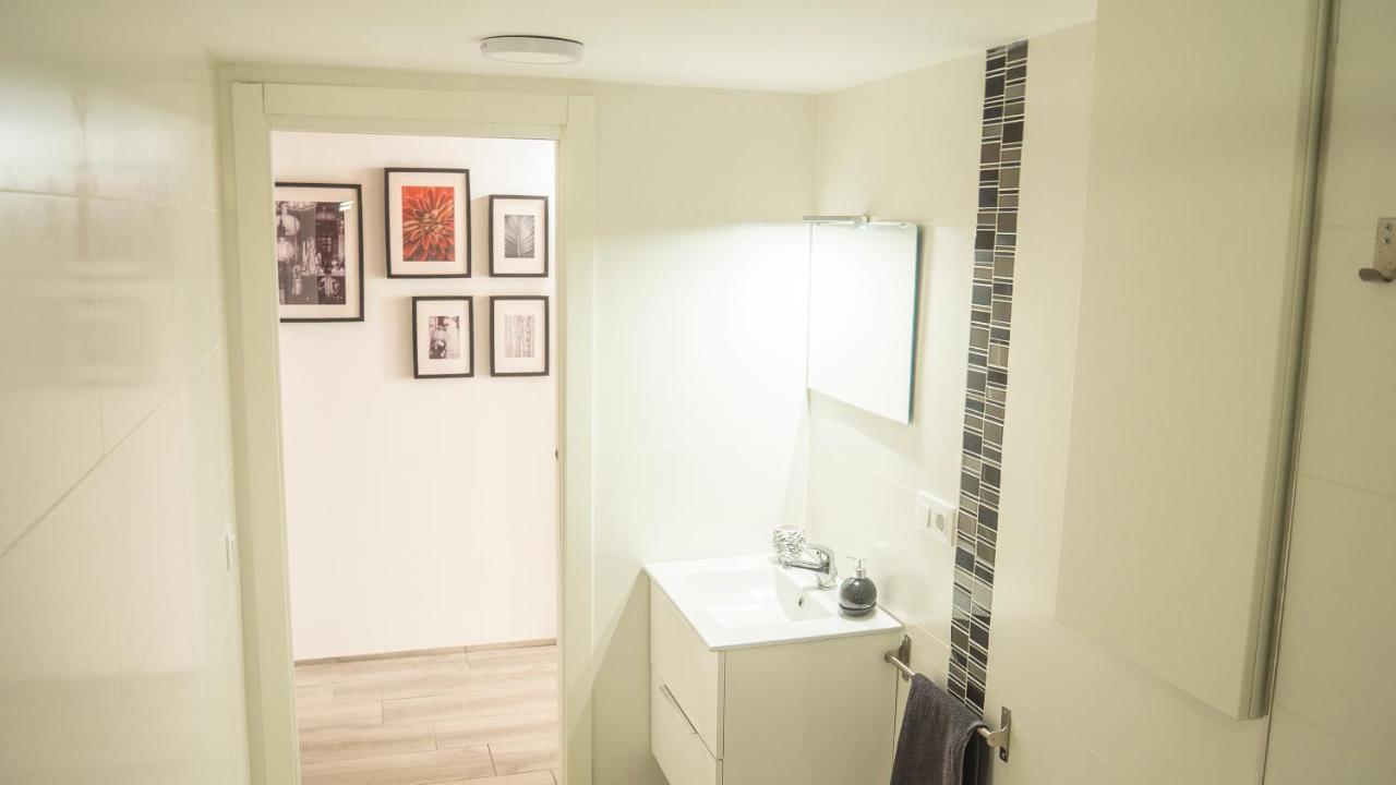 Amplio Apartamento Con Bicicletas Appartamento Valenza Esterno foto