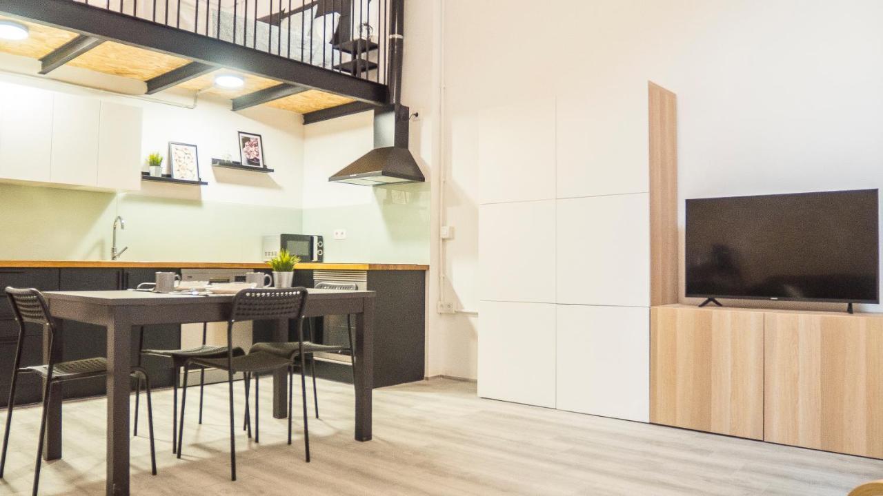 Amplio Apartamento Con Bicicletas Appartamento Valenza Esterno foto