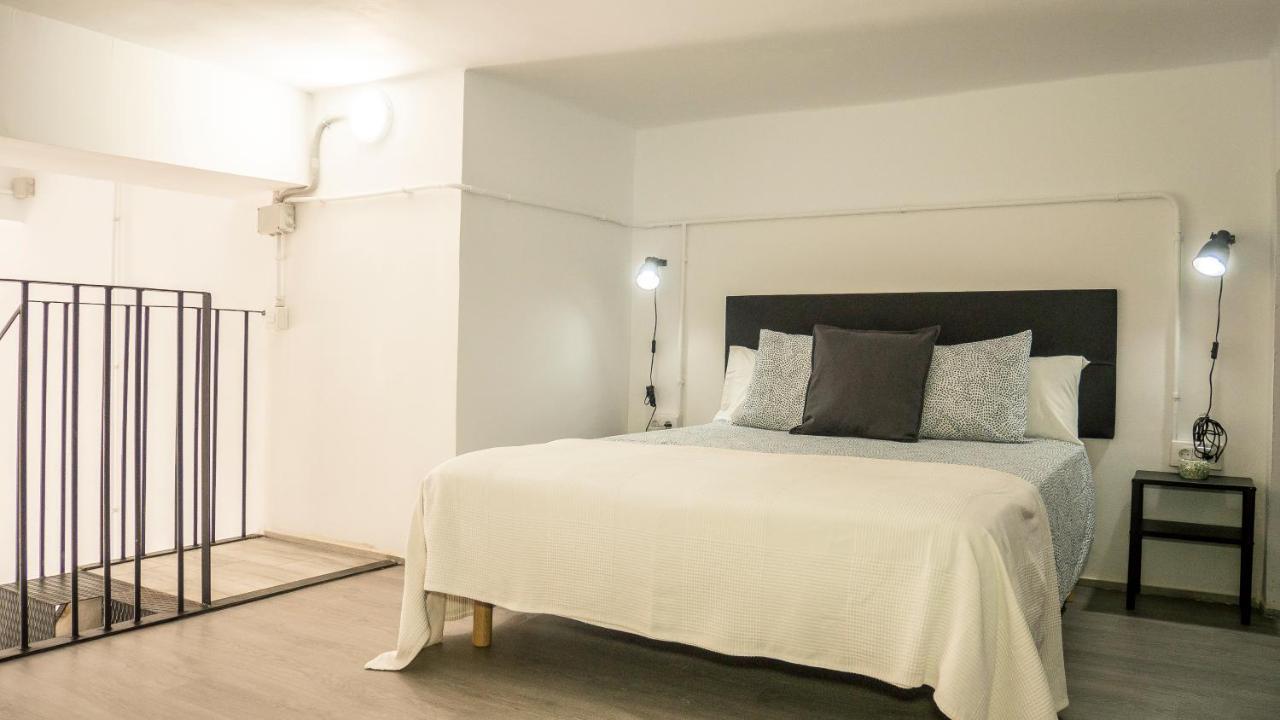 Amplio Apartamento Con Bicicletas Appartamento Valenza Esterno foto