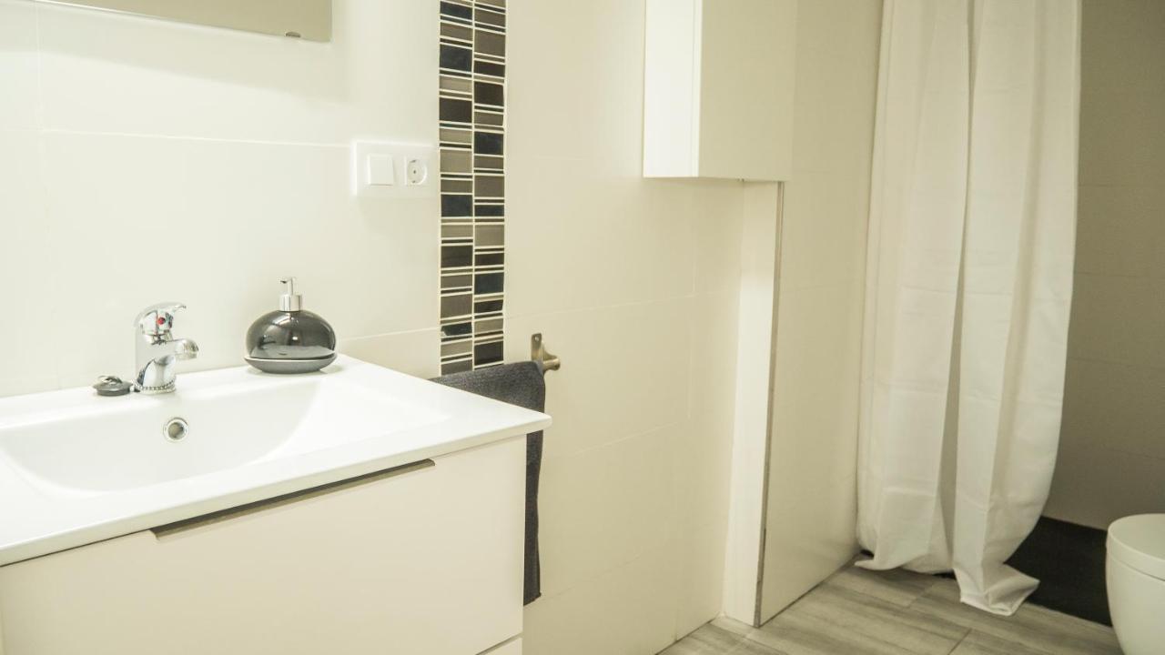 Amplio Apartamento Con Bicicletas Appartamento Valenza Esterno foto